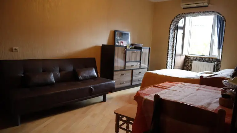 statment-img-0.54218363158598