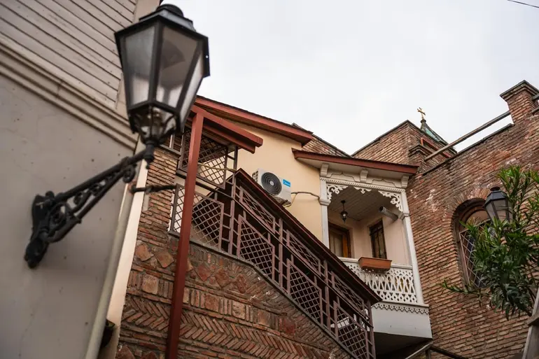 statment-img-0.8412784794300909