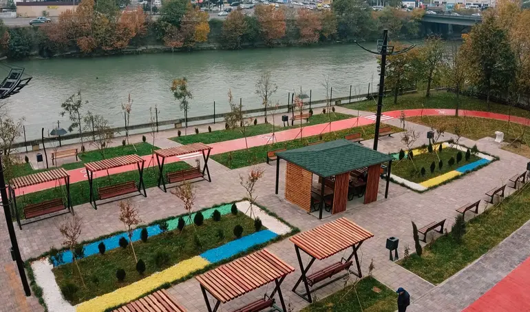 statment-img-0.27845944885886564